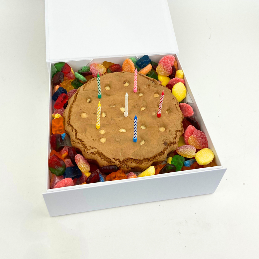 Blondie Brownie Round Gift Box | Add lollies or chocolate to the sides of the gift box to make this blondie even more delicious and memorable | Delivered NZ Wide | Celebration Box NZ