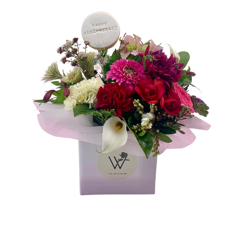 Beautiful Floral Arrangements. Hello & Cookie and The Wild Rose Flower Gift Boxes and Personalised Cookies. Delivery Auckland Same Day, 7 Days a Week.