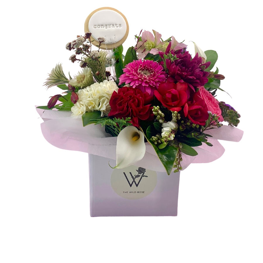 Beautiful Floral Arrangements. Hello & Cookie and The Wild Rose Flower Gift Boxes and Personalised Cookies. Delivery Auckland Same Day, 7 Days a Week.