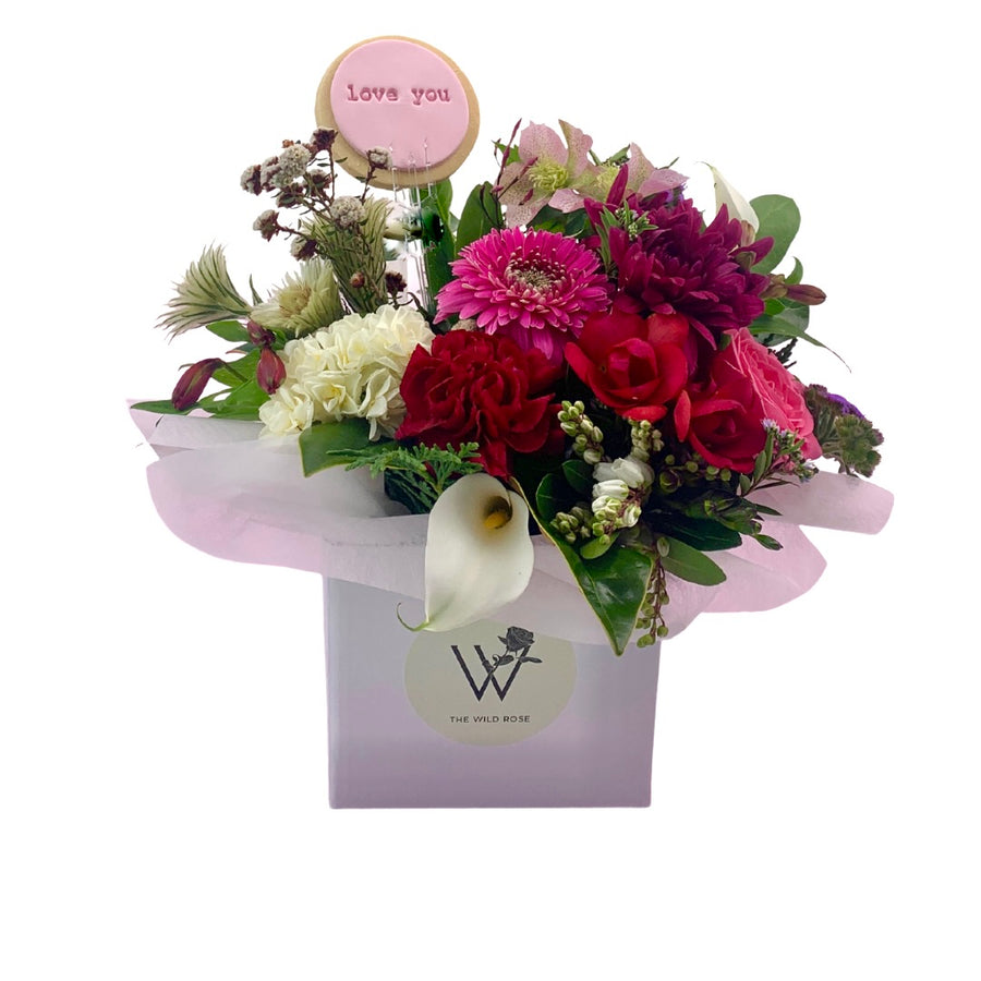 Beautiful Floral Arrangements. Hello & Cookie and The Wild Rose Flower Gift Boxes and Personalised Cookies. Delivery Auckland Same Day, 7 Days a Week.