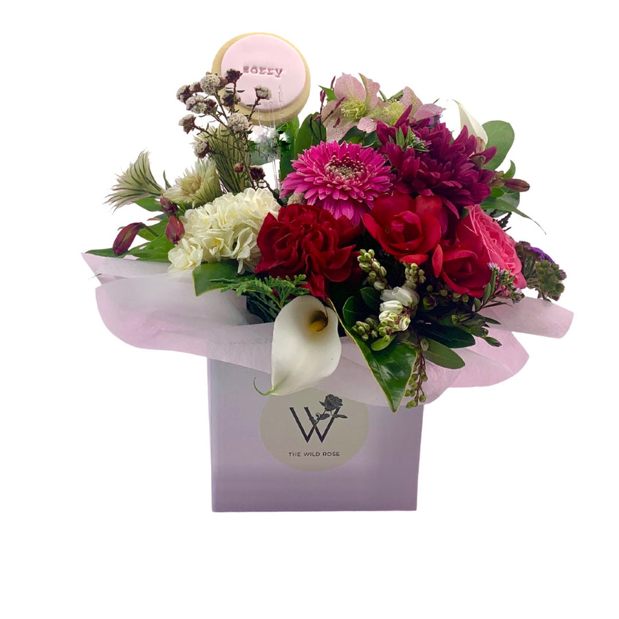 Beautiful Floral Arrangements. Hello & Cookie and The Wild Rose Flower Gift Boxes and Personalised Cookies. Delivery Auckland Same Day, 7 Days a Week.