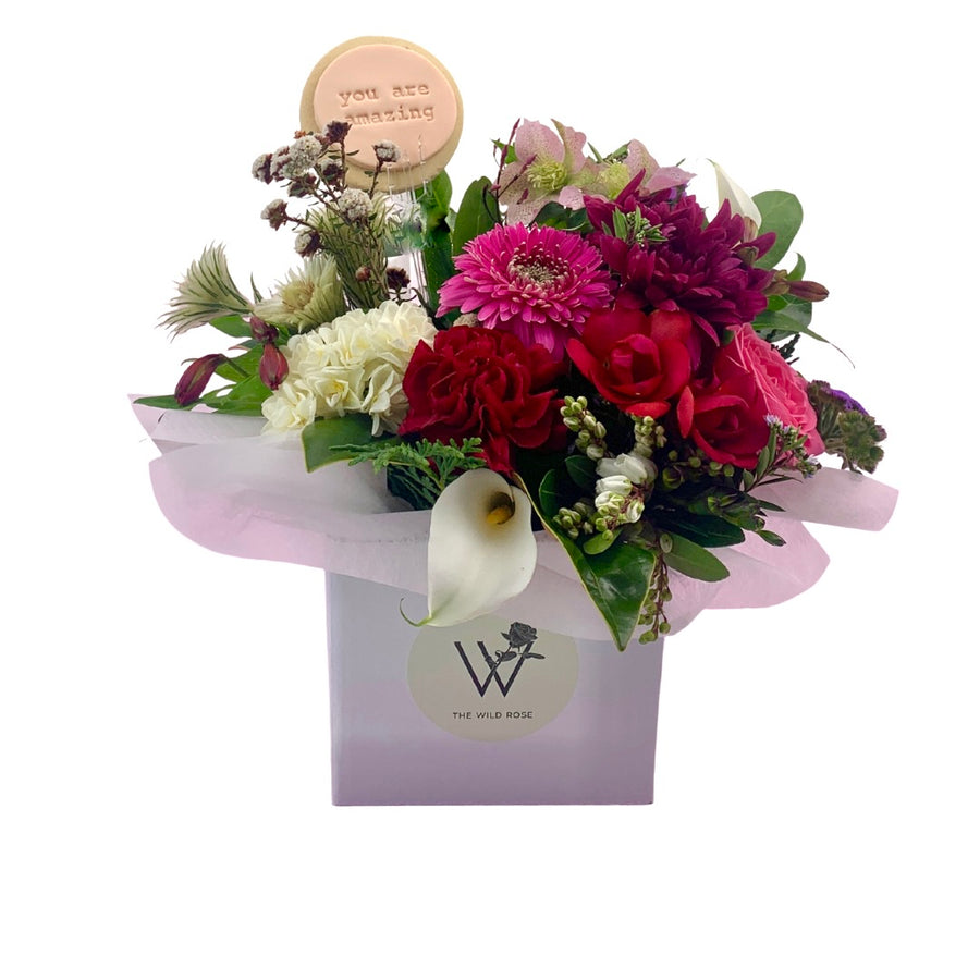 Beautiful Floral Arrangements. Hello & Cookie and The Wild Rose Flower Gift Boxes and Personalised Cookies. Delivery Auckland Same Day, 7 Days a Week.