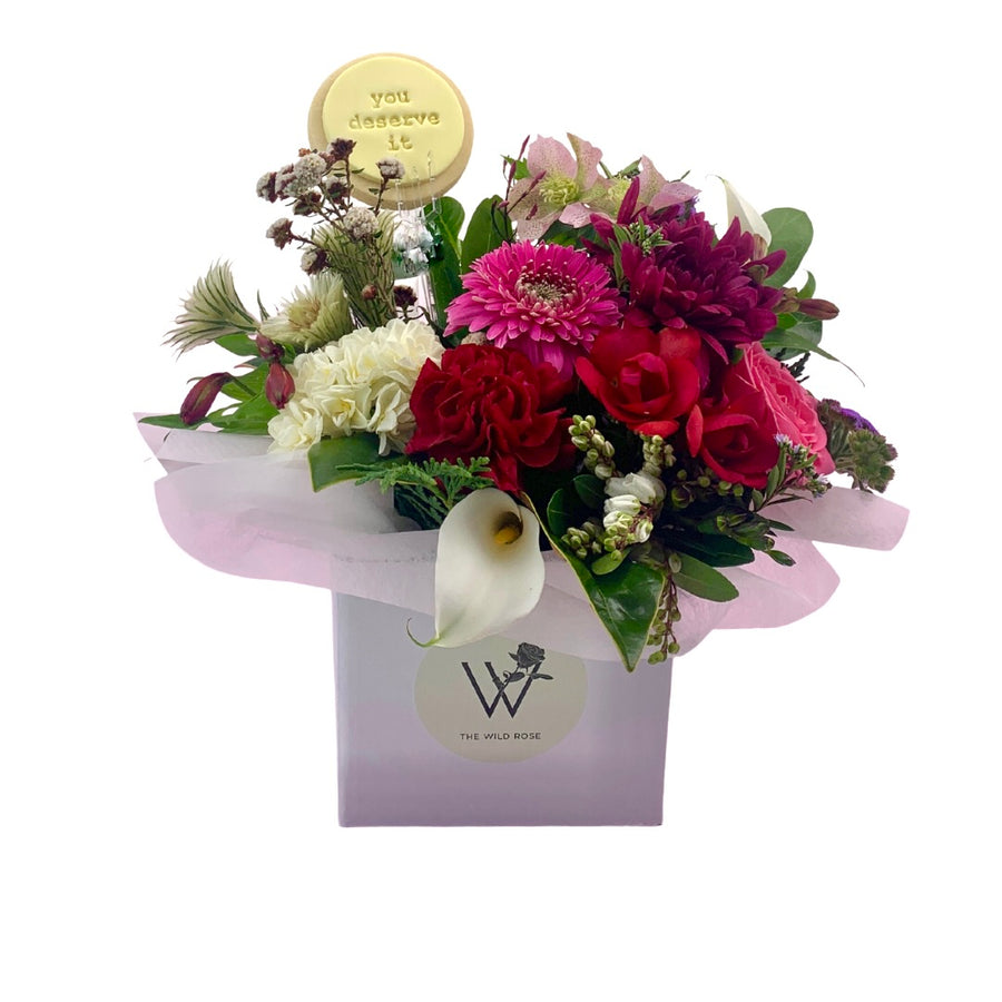 Beautiful Floral Arrangements. Hello & Cookie and The Wild Rose Flower Gift Boxes and Personalised Cookies. Delivery Auckland Same Day, 7 Days a Week.