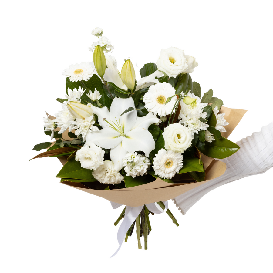 FLOWERS DELIVERED NZ WIDE WITH CELEBRATION BOX