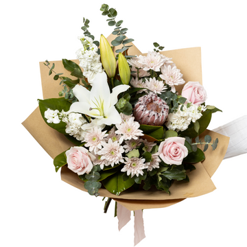 FLOWERS DELIVERED NZ WIDE WITH CELEBRATION BOX