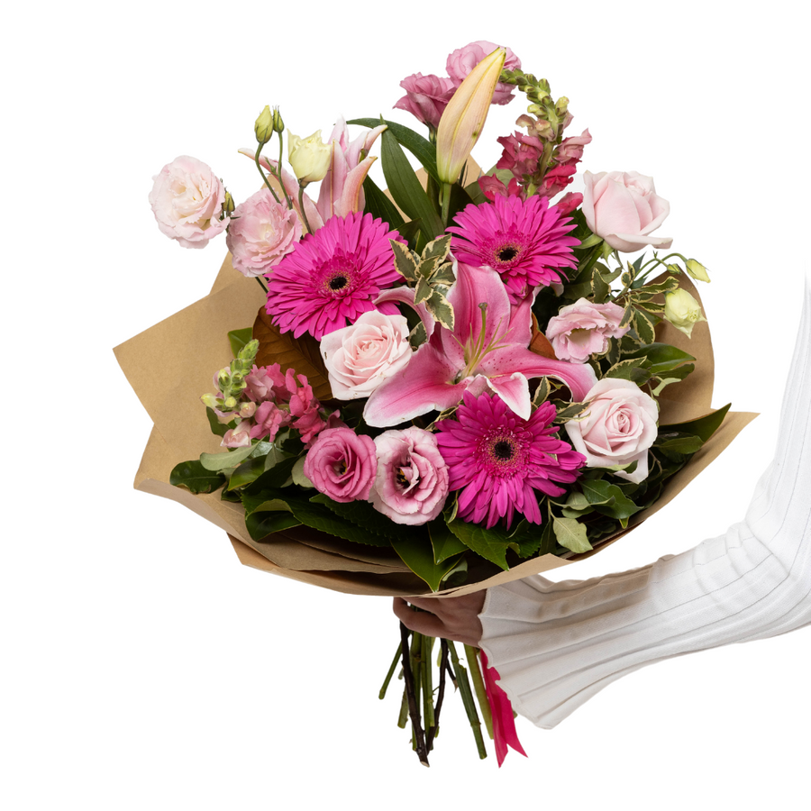 FLOWERS DELIVERED NZ WIDE WITH CELEBRATION BOX